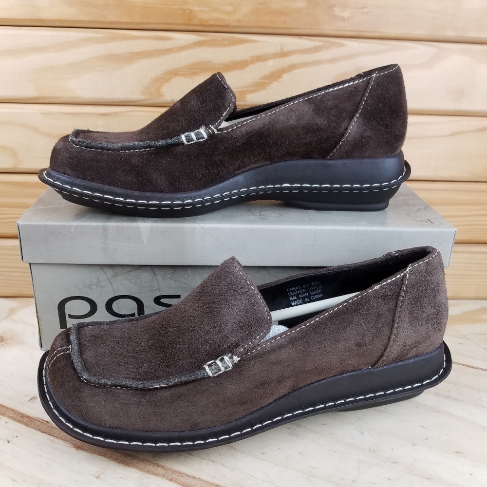 Suede Leather Moc Toe Loafers Slip on Shoes 8 M NEW Chinese Laundry 'Passports'